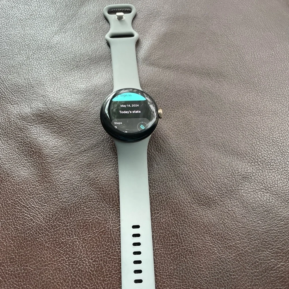 Google Pixel * Watch 1st Gen Previous Model - Andr Champagne Champagne Gold case